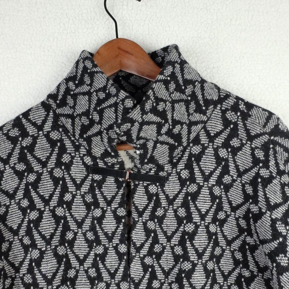 Chiaramente Sweater Womens Large White Black Geometric Wool Open Knit Italy - Picture 2 of 10